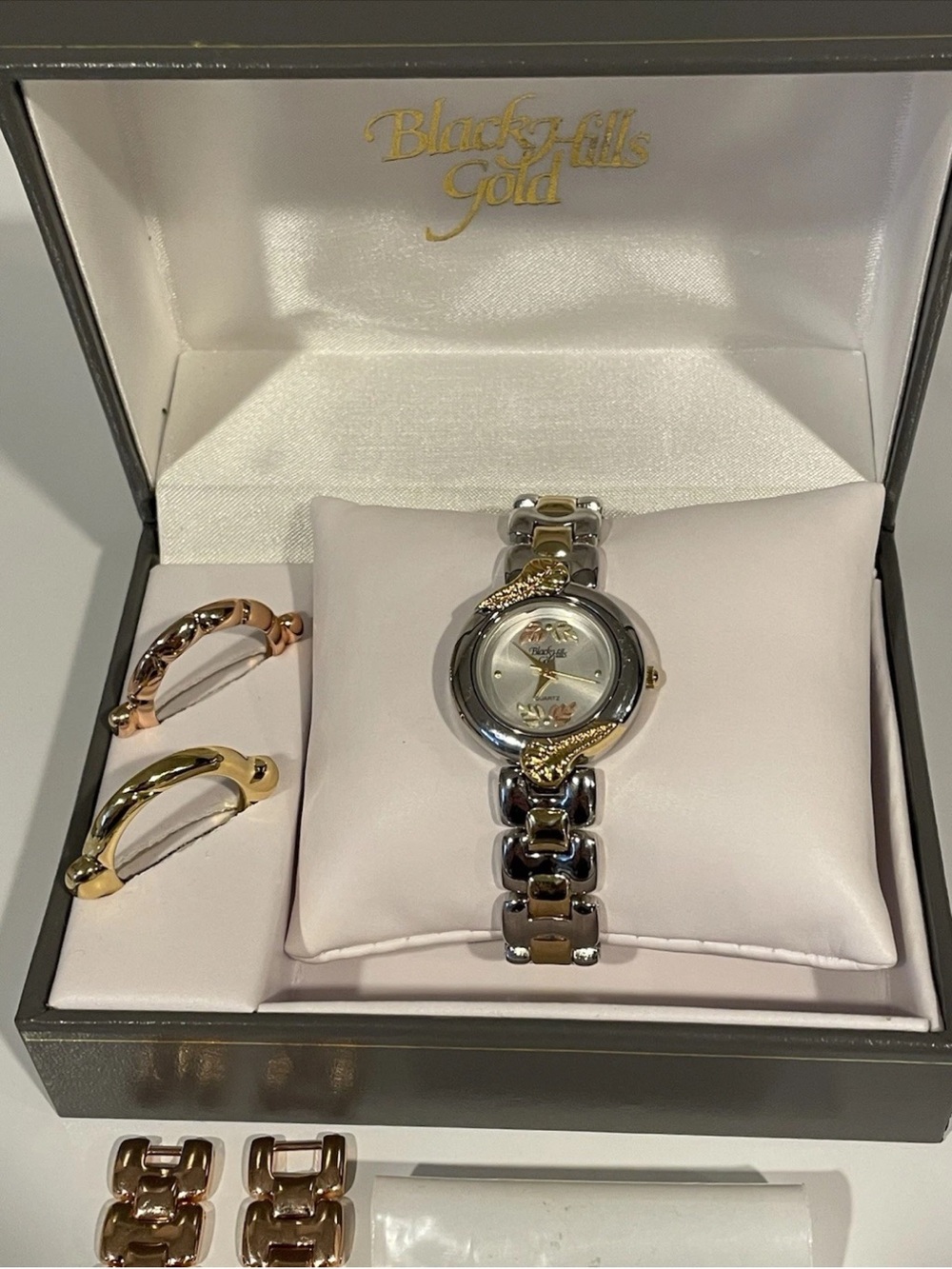 Black Hills Gold Bezel Watch 12K Leaf Accents Changeable Bracelet & Bezel
